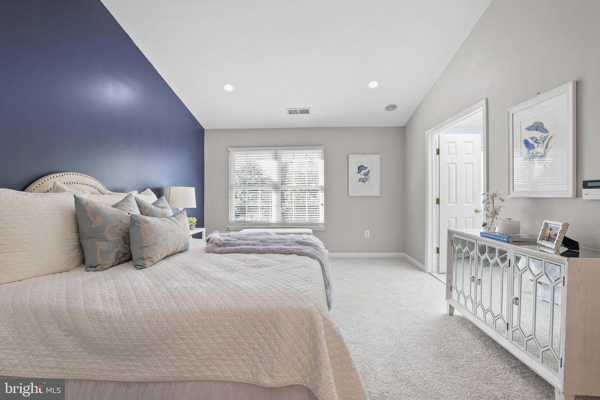 Bedroom, Interior, Recessed Lighting