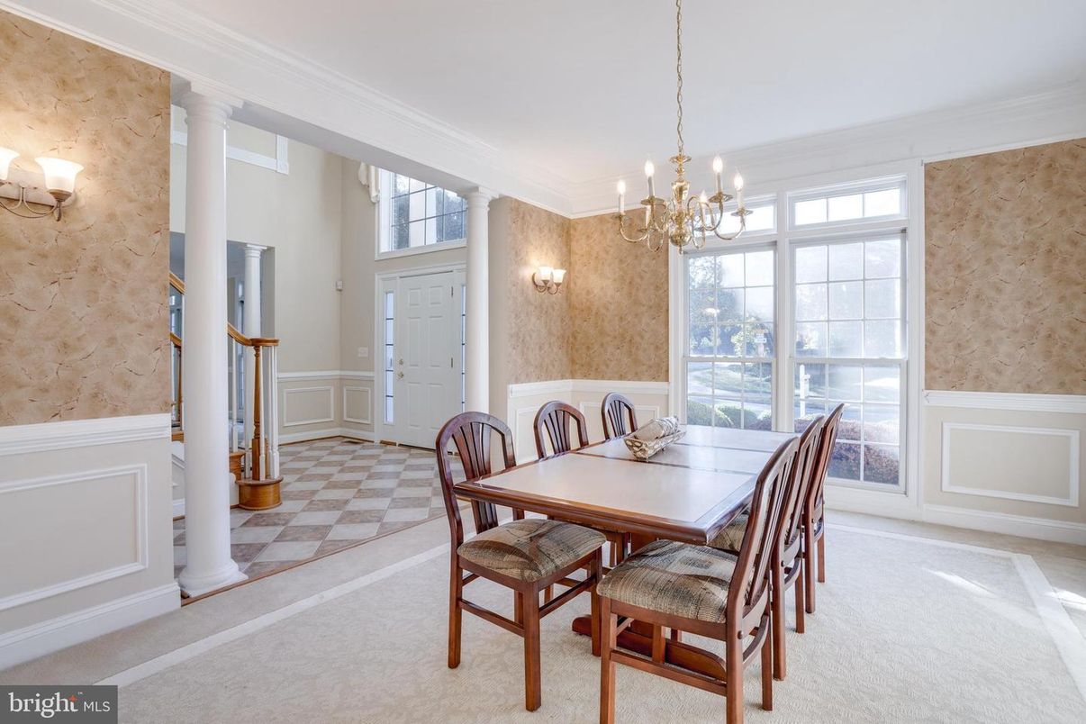 Chandelier, Dining room, Interior