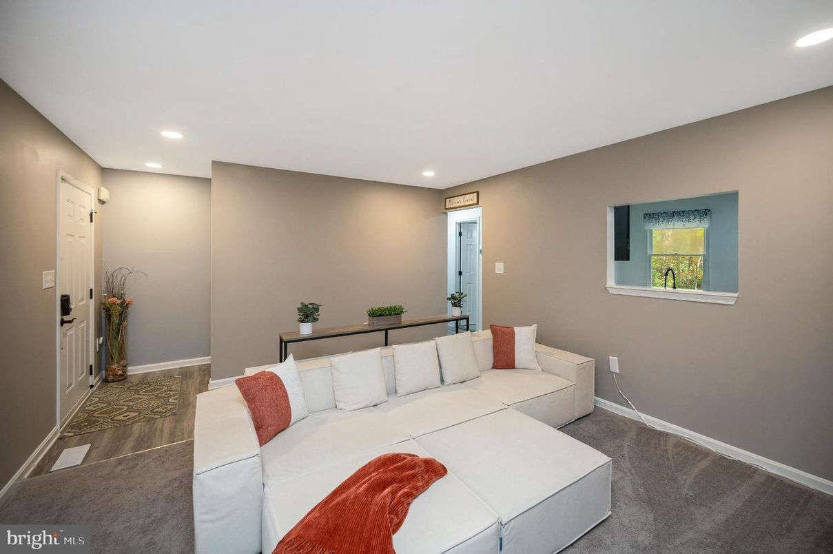 Interior, Living room, Recessed Lighting