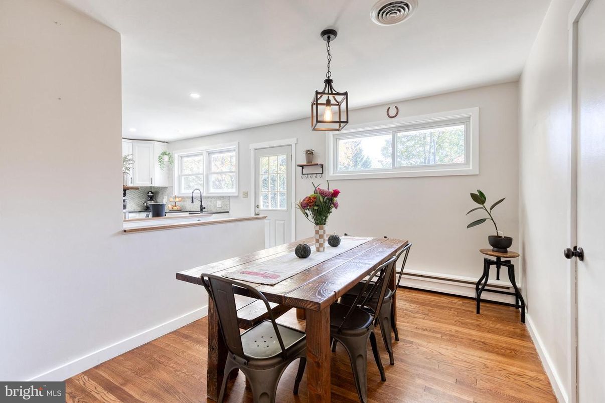 Dining room, Interior, Pendant Lights, Recessed Lighting, Wood Texture Flooring