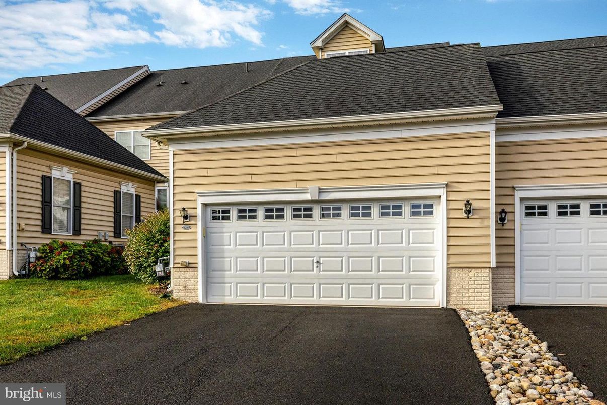 Detached Garage, Exterior