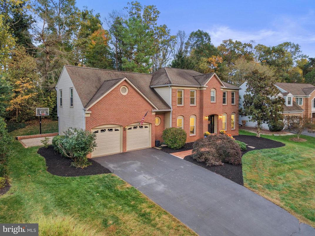 Attached, Exterior, Facade, Brick Facade, French Provincial