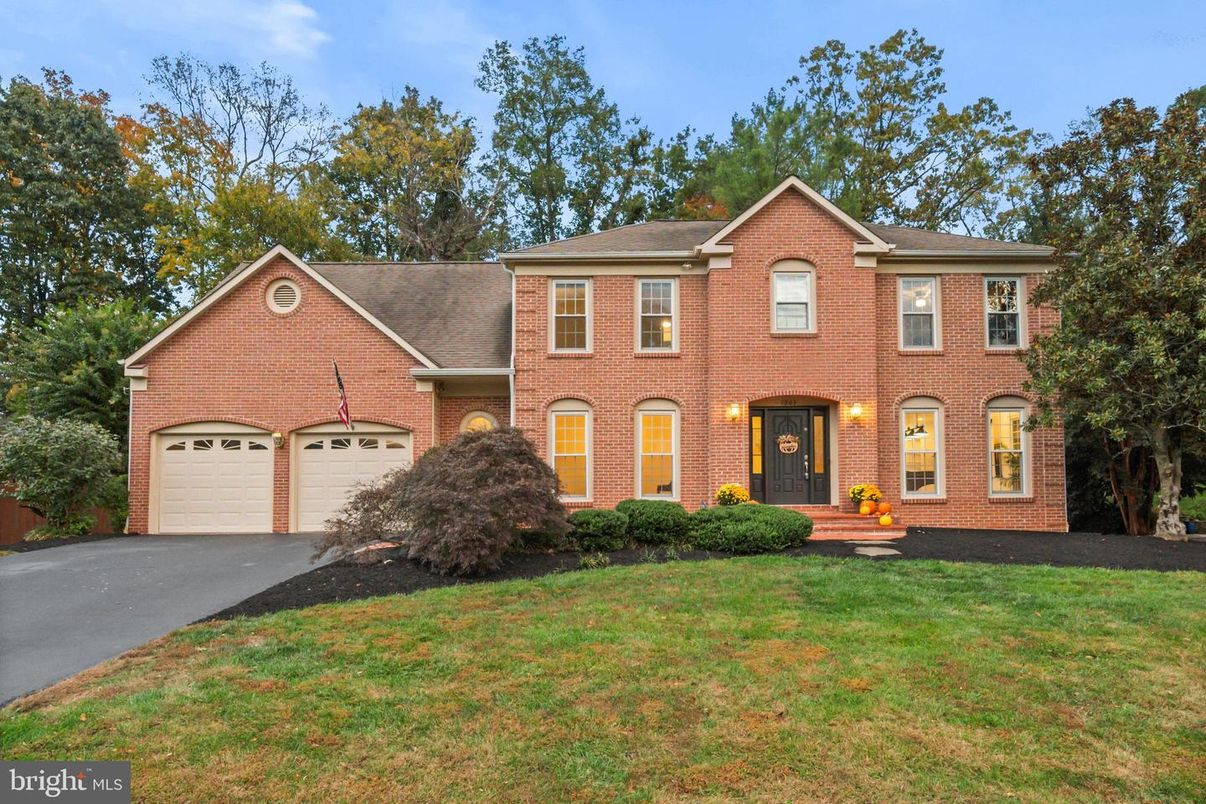 Attached, Exterior, Facade, Brick Facade, Brick Traditional