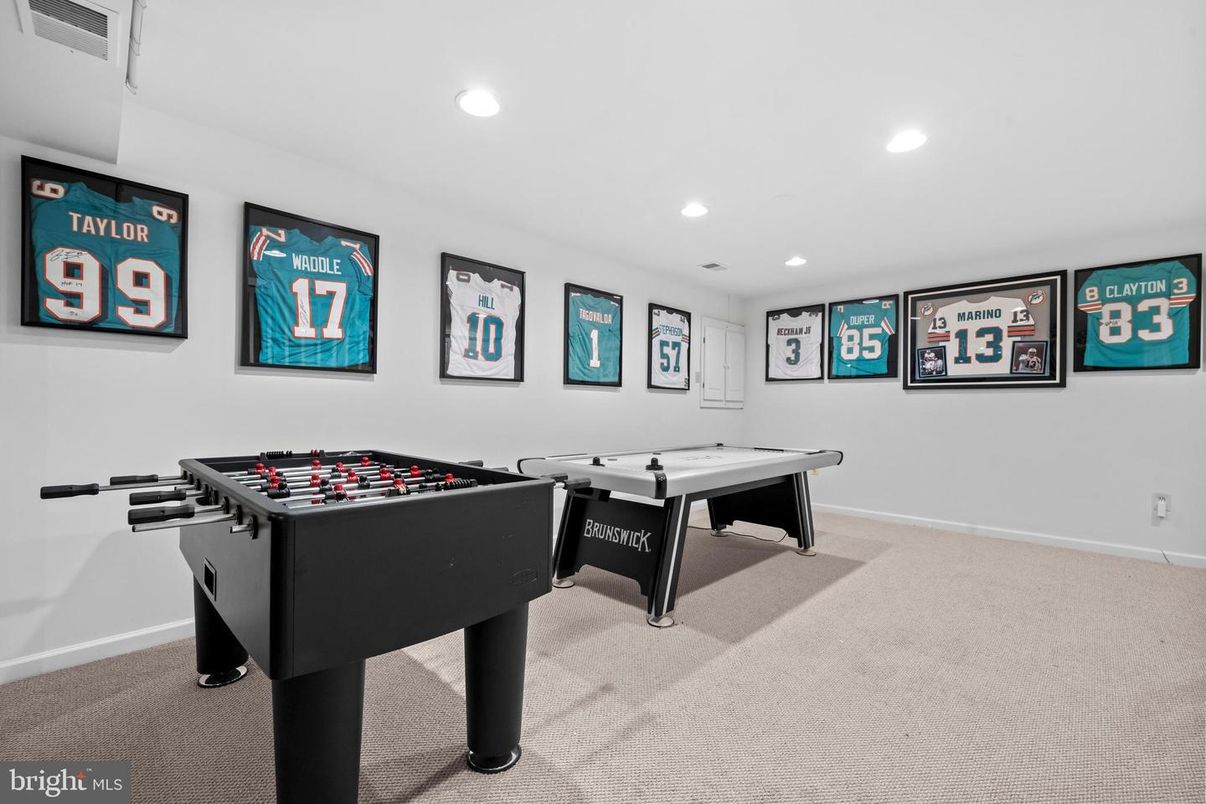 Billiard Table, Game Room, Interior, Recessed Lighting