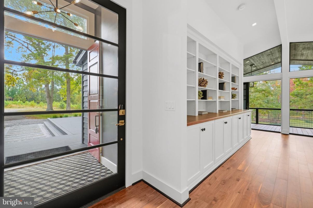 Interior, Pendant Lights, Recessed Lighting, Wood Texture Flooring