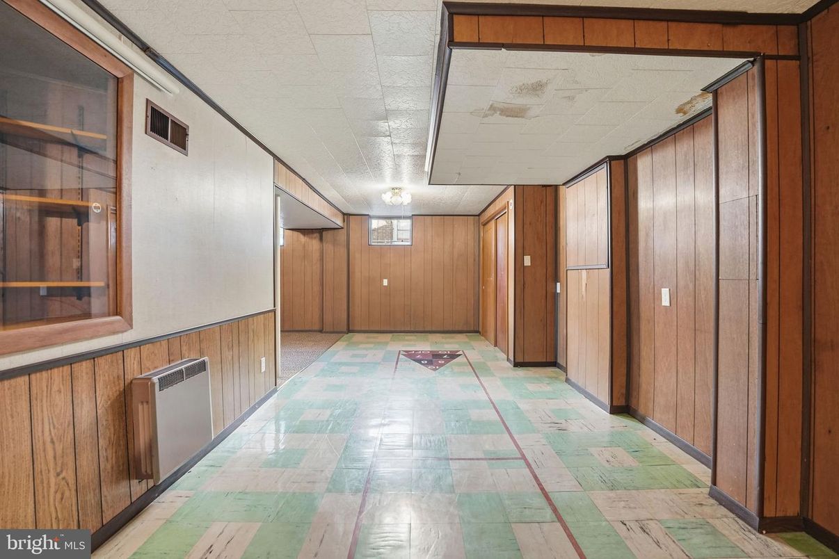 Interior, Wooden Walls