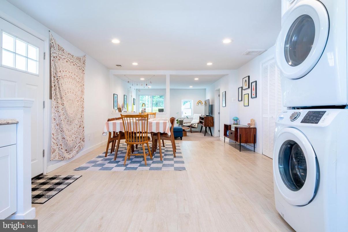 Dining room, Interior, Recessed Lighting, Washer, Wood Texture Flooring