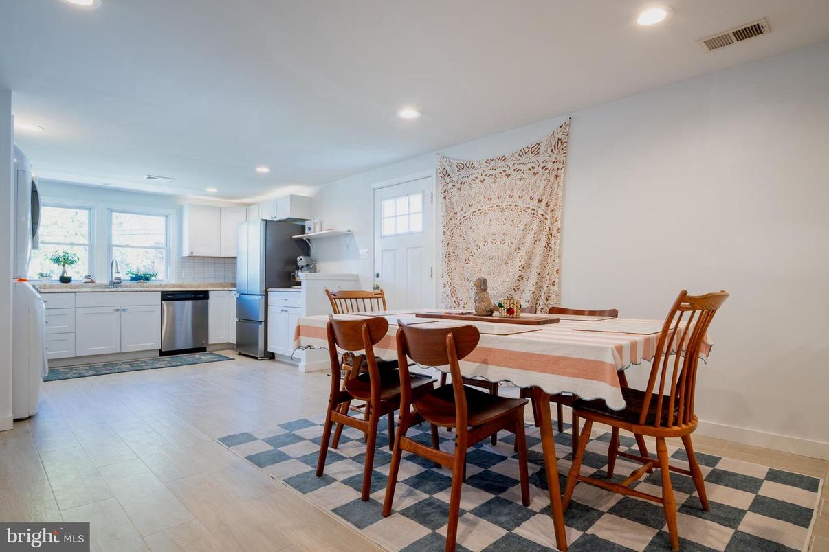 Dining room, Interior, Kitchen, Recessed Lighting