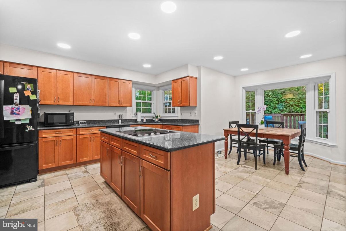 Dining room, Interior, Kitchen, Recessed Lighting