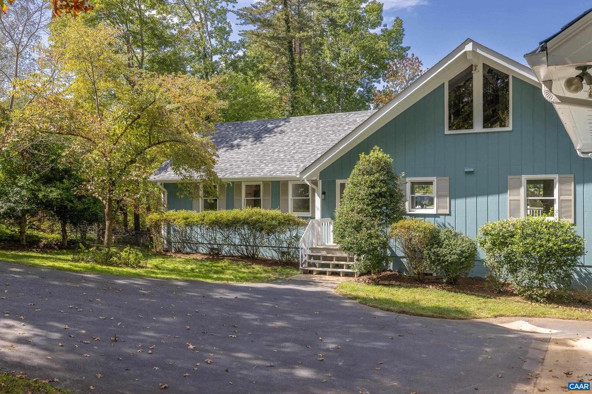 Exterior, Facade, Farmhouse