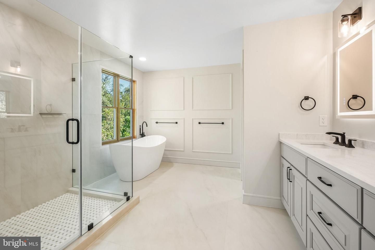 Bathroom, Dual Sink Vanities, Free Standing Baths, Glass Shower, Interior, Recessed Lighting