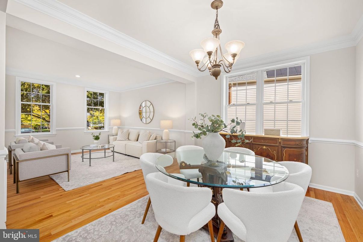 Chandelier, Dining room, Interior, Living room, Recessed Lighting, Wood Texture Flooring