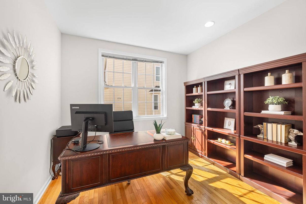Home Office, Interior, Recessed Lighting, Wood Texture Flooring