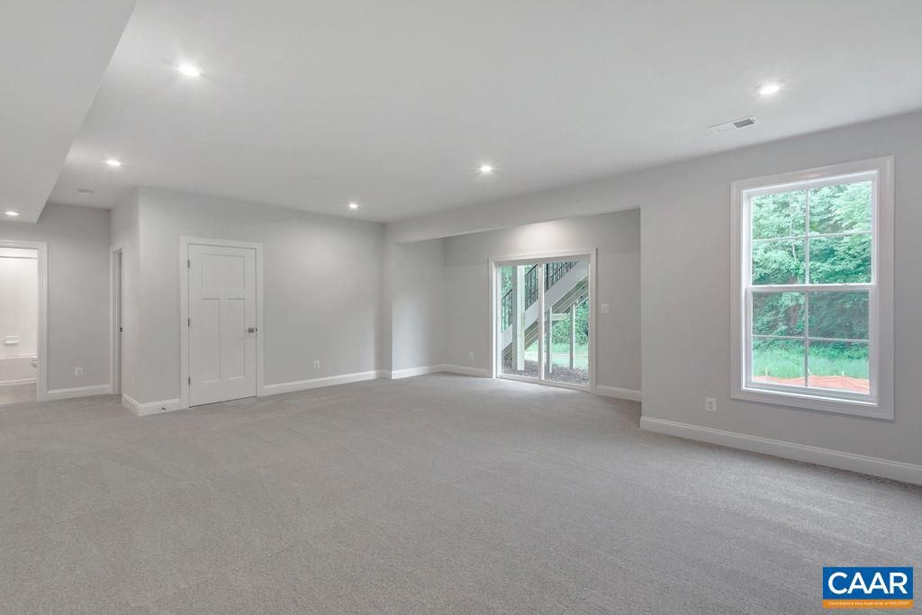 Empty room, Interior, Recessed Lighting