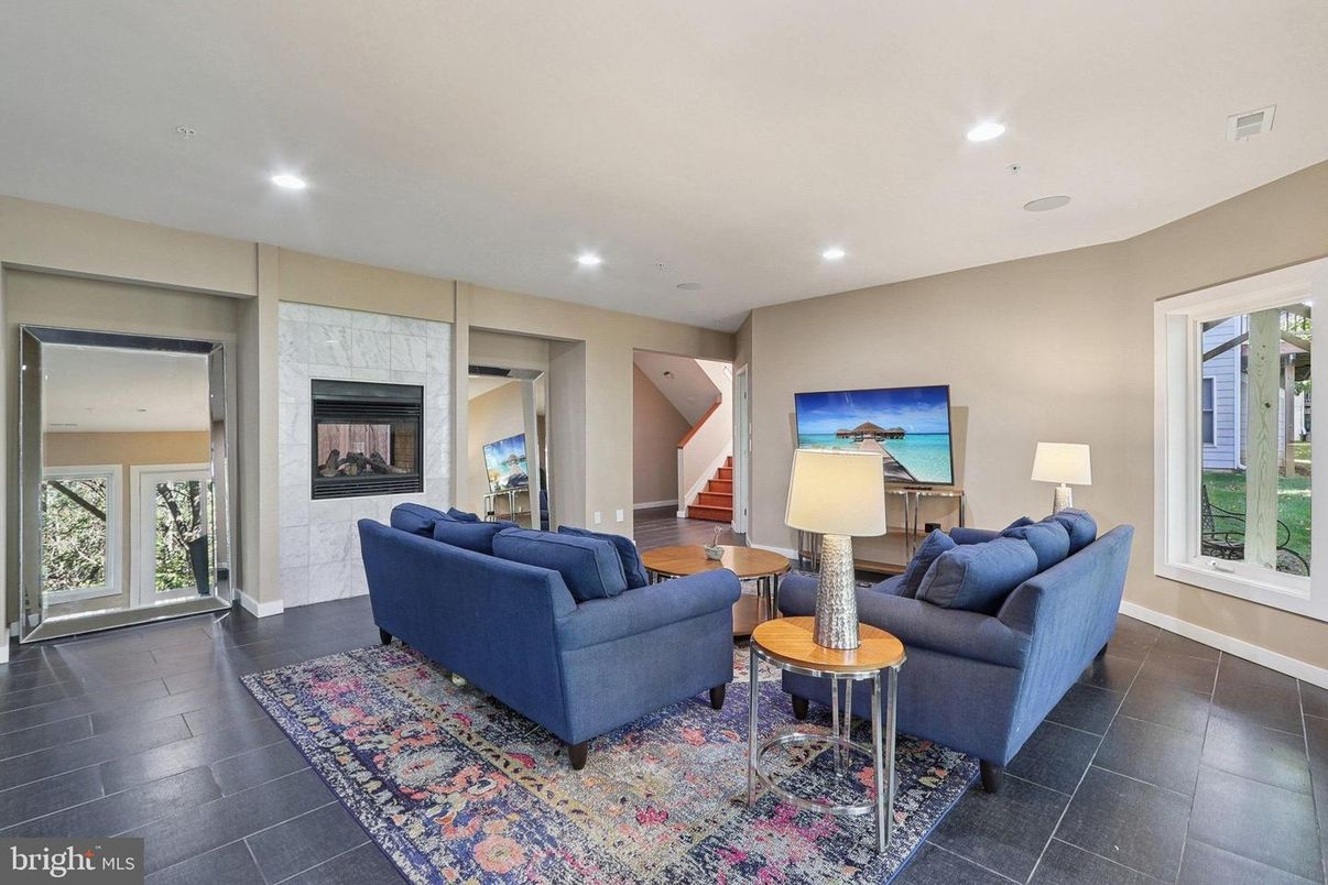 Fireplace, Interior, Living room, Recessed Lighting