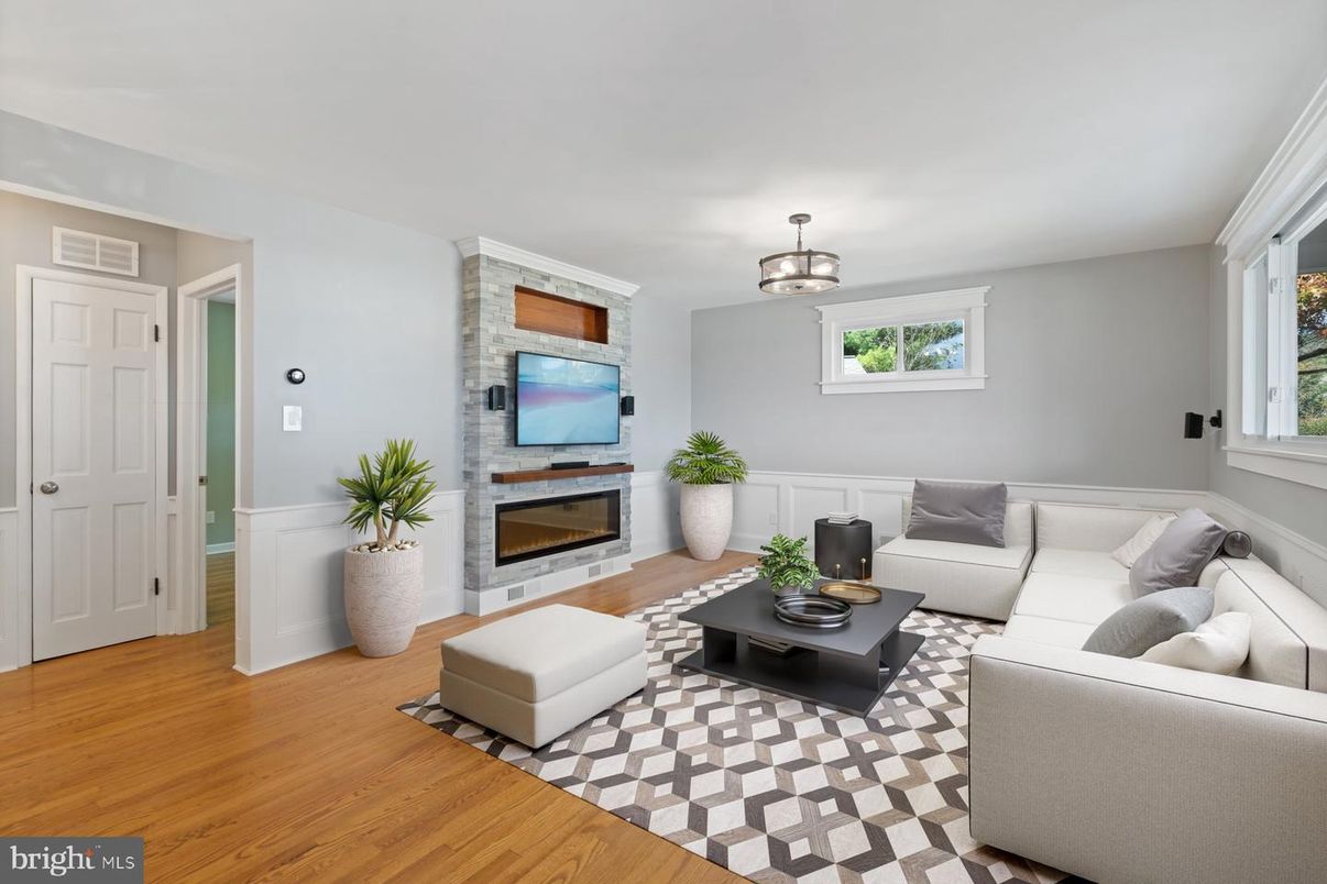 Fireplace, Interior, Living room, Pendant Lights, Stone Walls, Wood Texture Flooring