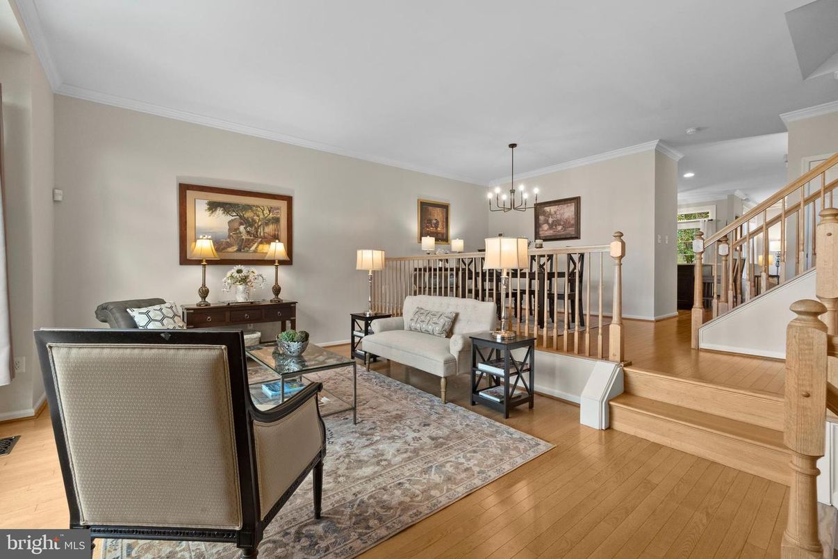 Chandelier, Dining room, Interior, Living room, Recessed Lighting, Wood Texture Flooring