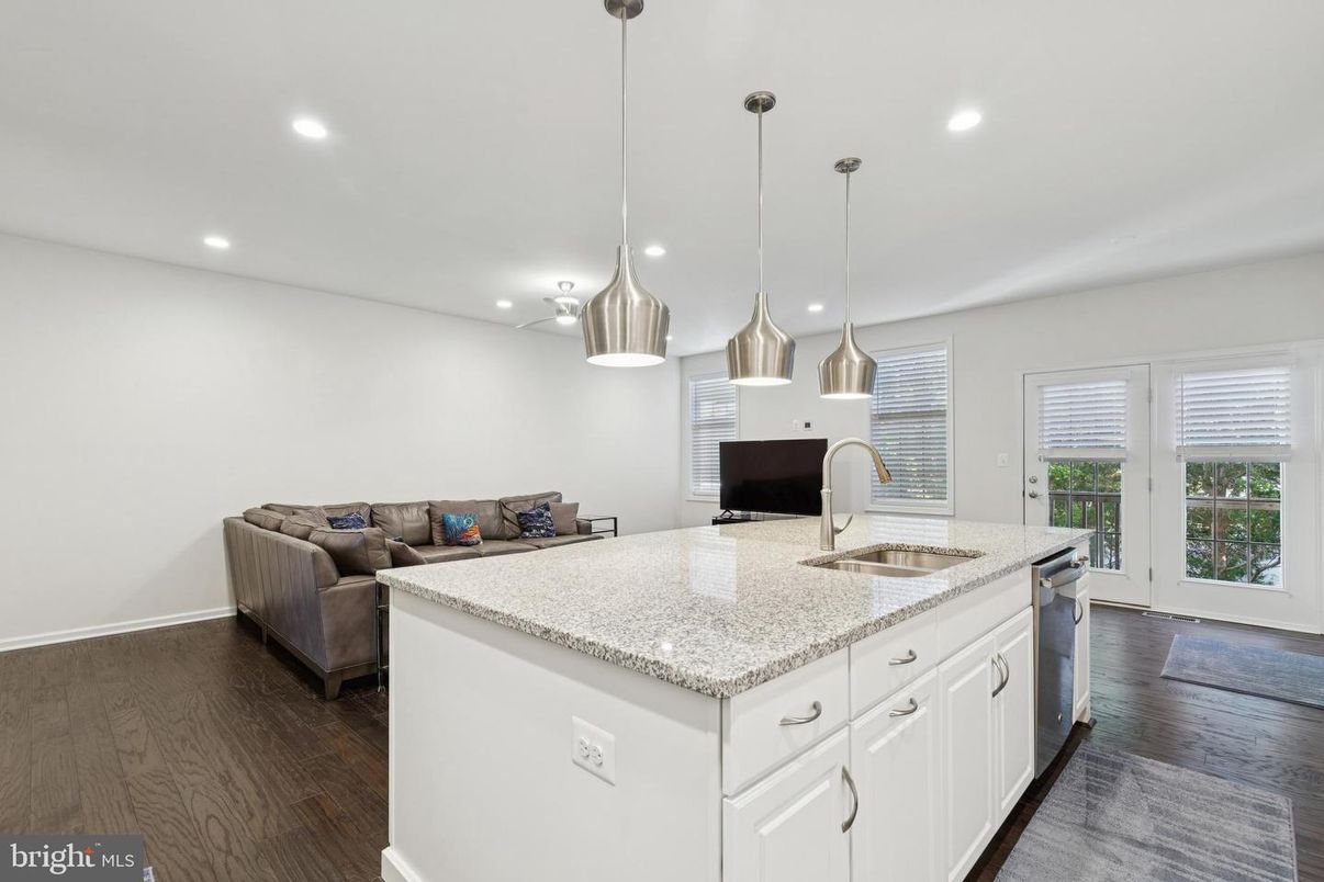 Interior, Kitchen, Living room, Pendant Lights, Recessed Lighting, Stainless Steel Appliances, Wood Texture Flooring