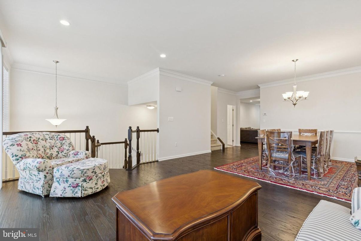 Chandelier, Dining room, Interior, Pendant Lights, Recessed Lighting, Wood Texture Flooring