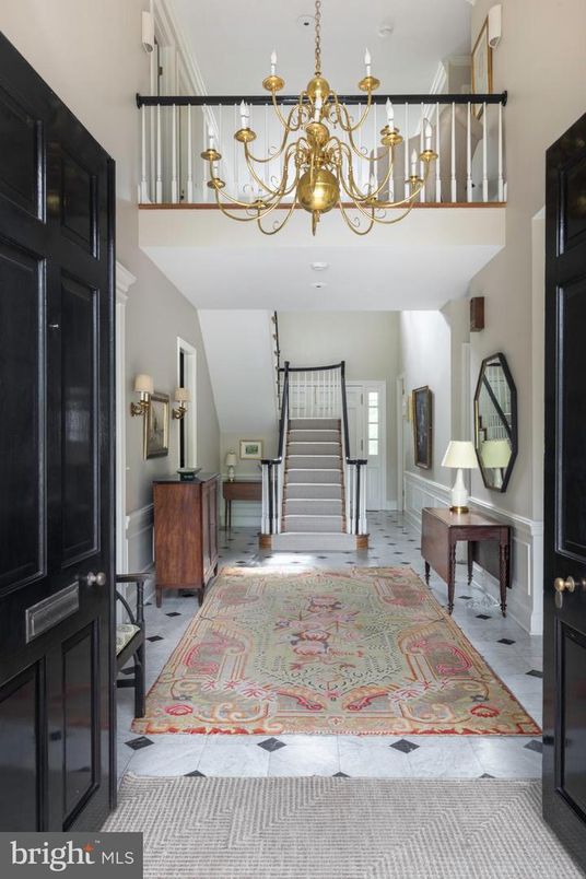 Chandelier, Interior