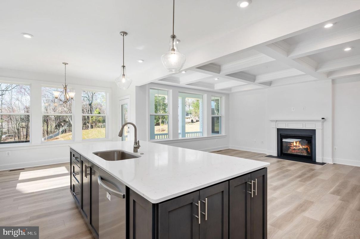 Fireplace, Interior, Kitchen, Pendant Lights, Recessed Lighting, Wood Texture Flooring