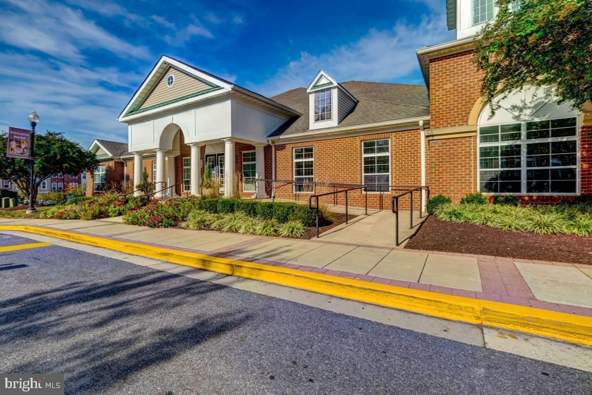 Exterior, Facade, Brick Facade, French Provincial