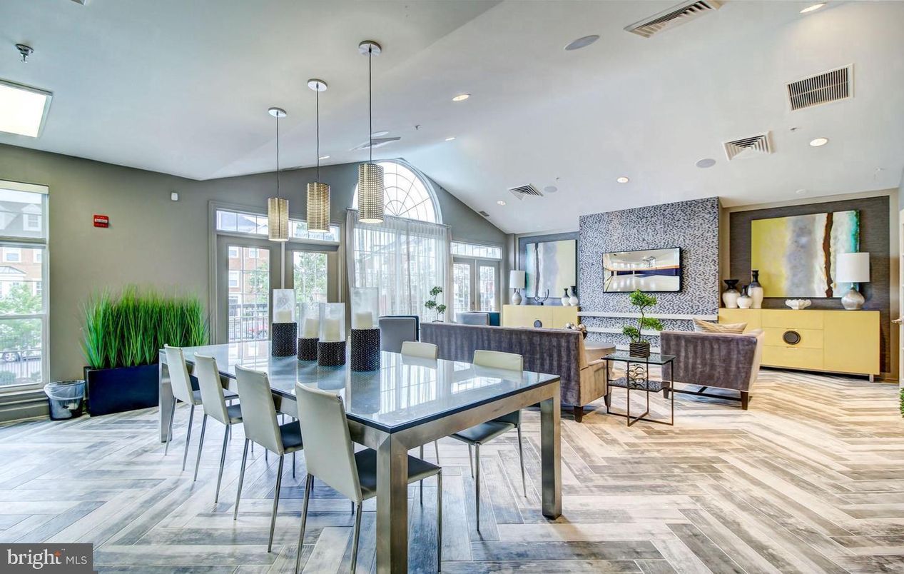 Dining room, Interior, Living room, Pendant Lights, Recessed Lighting, Wood Texture Flooring