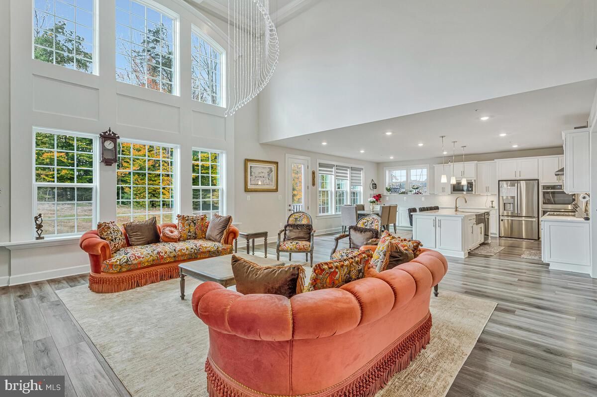 Interior, Kitchen, Living room, Pendant Lights, Recessed Lighting, Stainless Steel Appliances, Wood Texture Flooring