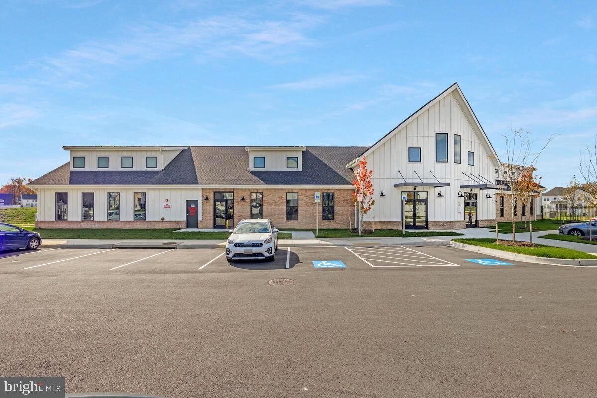 Exterior, Facade, Farmhouse