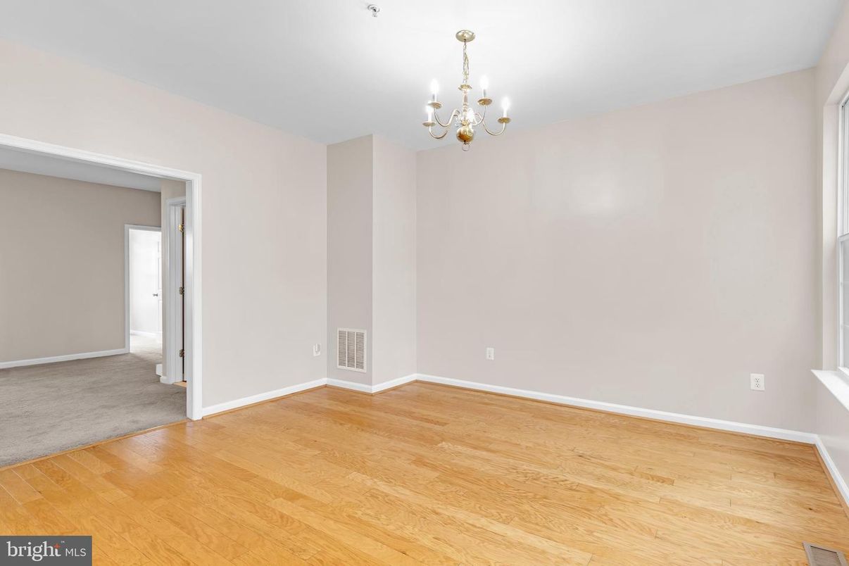 Chandelier, Empty room, Interior, Wood Texture Flooring