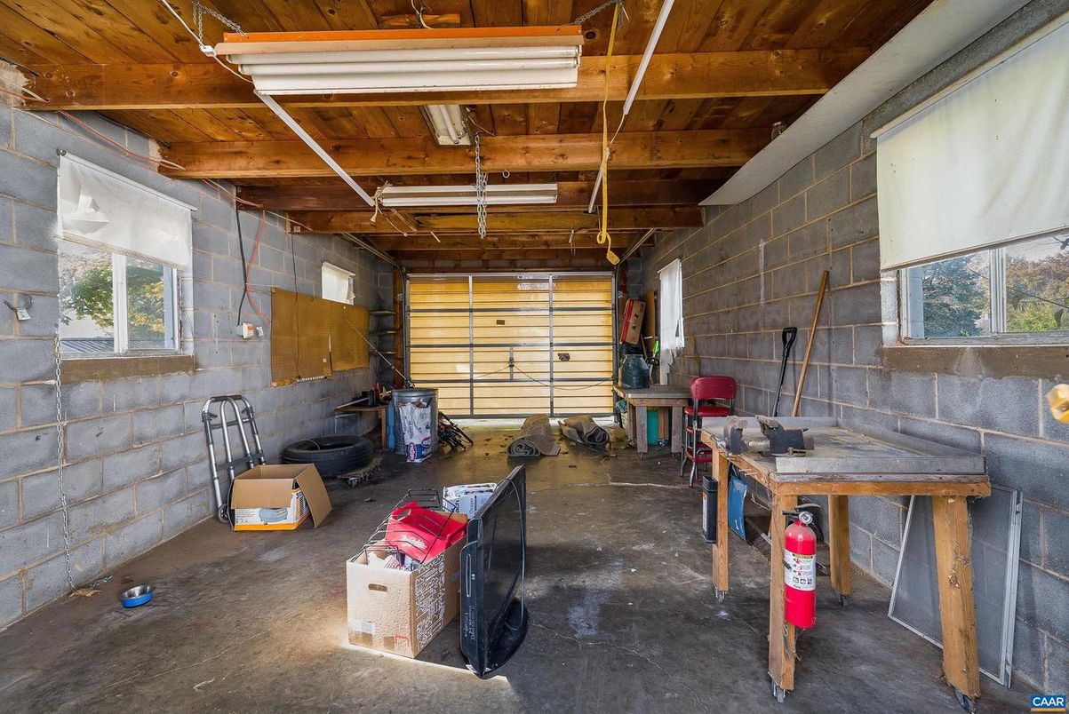 Garage, Interior, Wooden Beams, Wooden Ceilings
