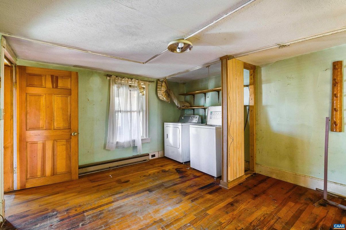 Empty room, Interior, Washer, Wood Texture Flooring