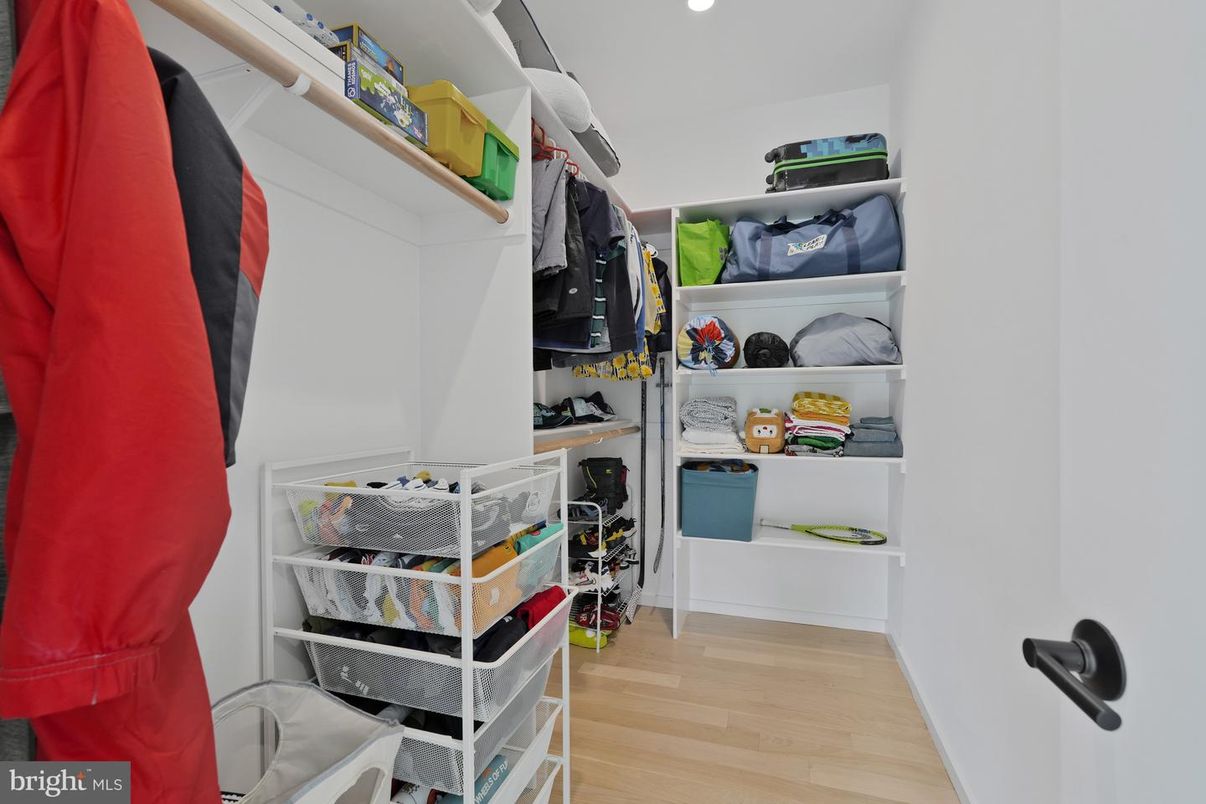 Interior, Recessed Lighting, Walk-in Closets, Wood Texture Flooring