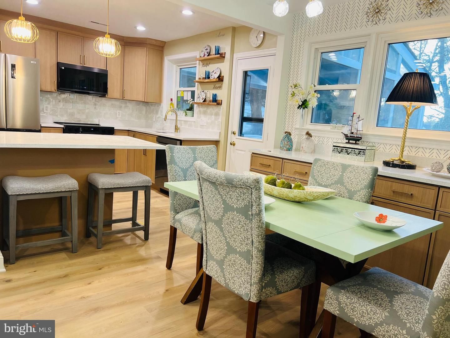 Dining room, Interior, Kitchen, Pendant Lights, Recessed Lighting, Stainless Steel Appliances, Wood Texture Flooring