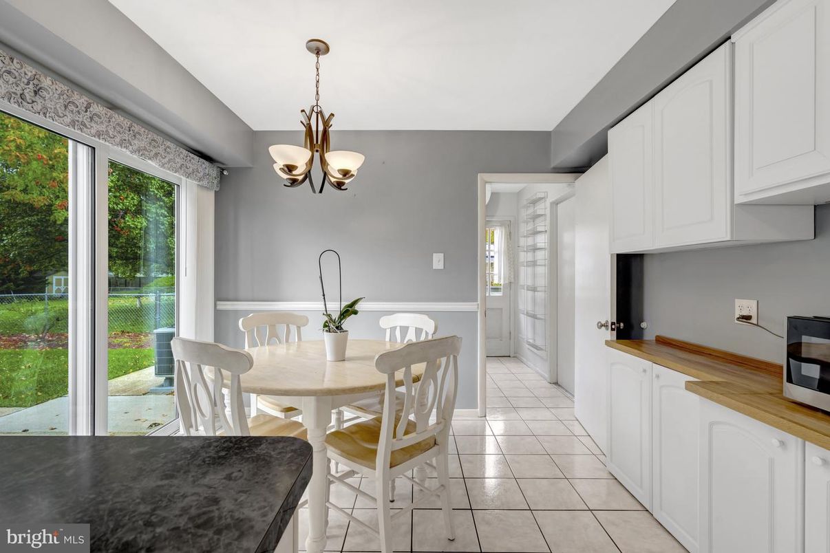 Chandelier, Dining room, Interior