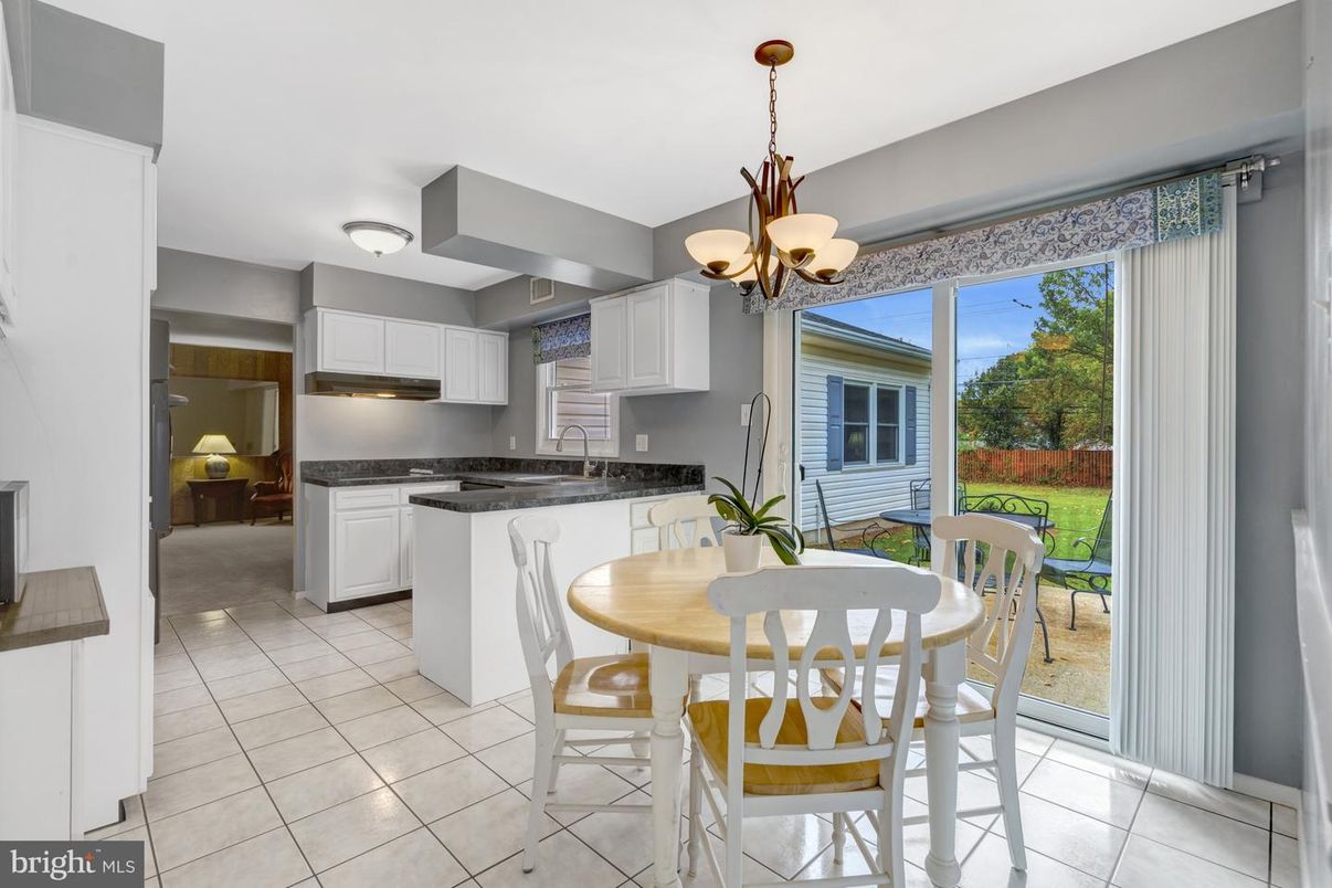 Dining room, Interior, Kitchen, Pendant Lights