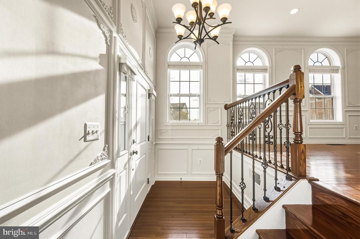 Chandelier, Interior, Recessed Lighting, Wood Texture Flooring