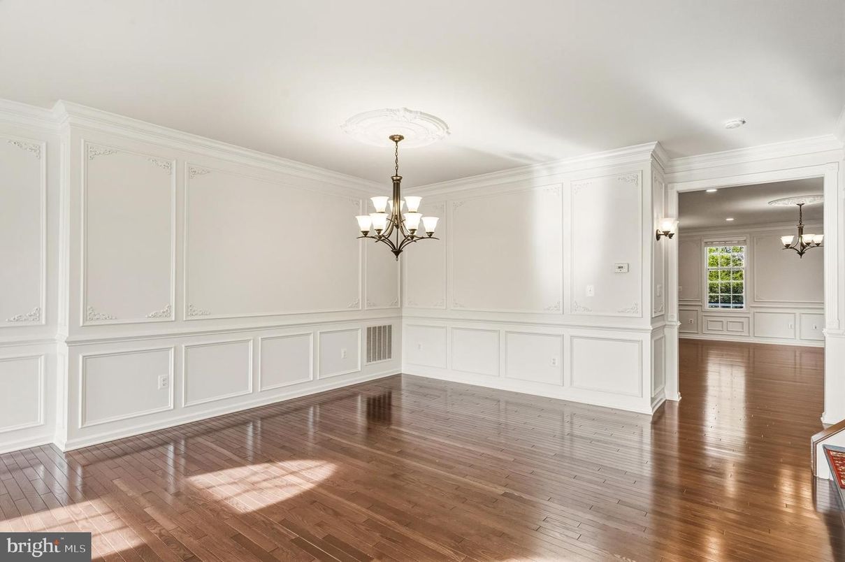 Chandelier, Empty room, Interior, Wood Texture Flooring