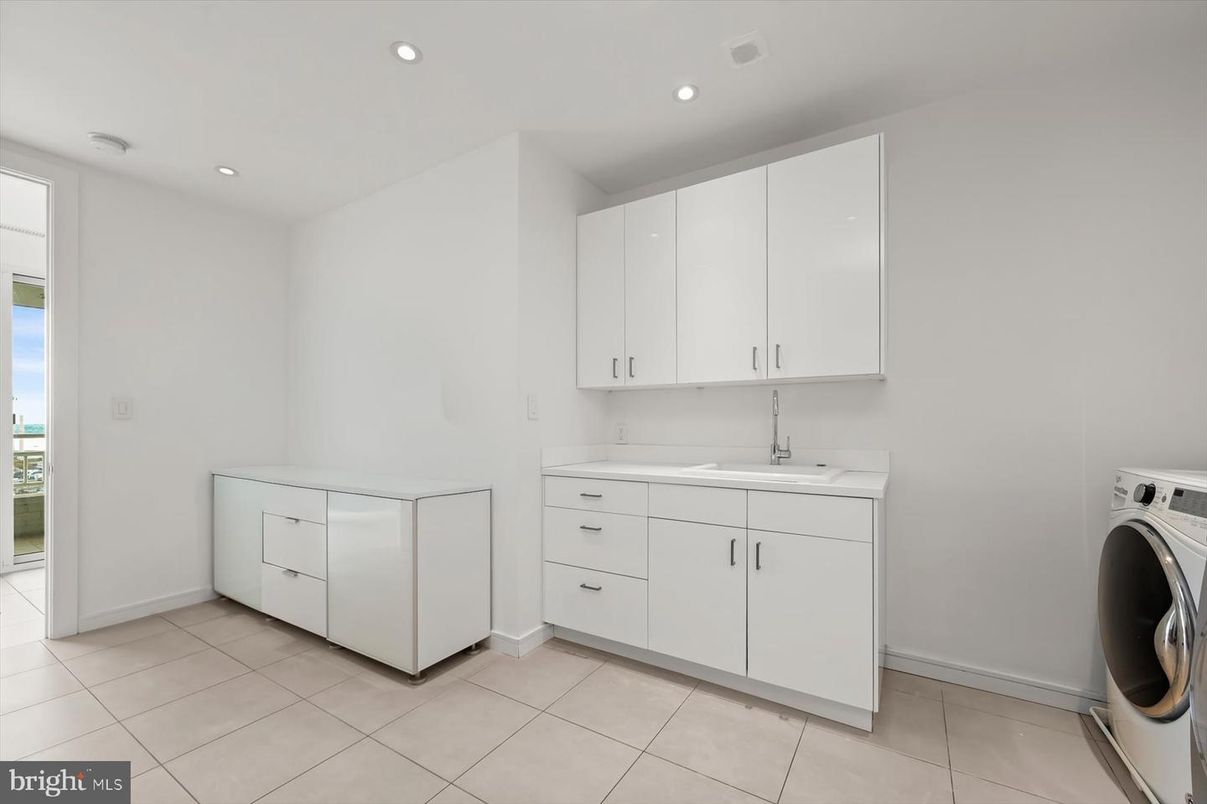 Interior, Recessed Lighting, Washer