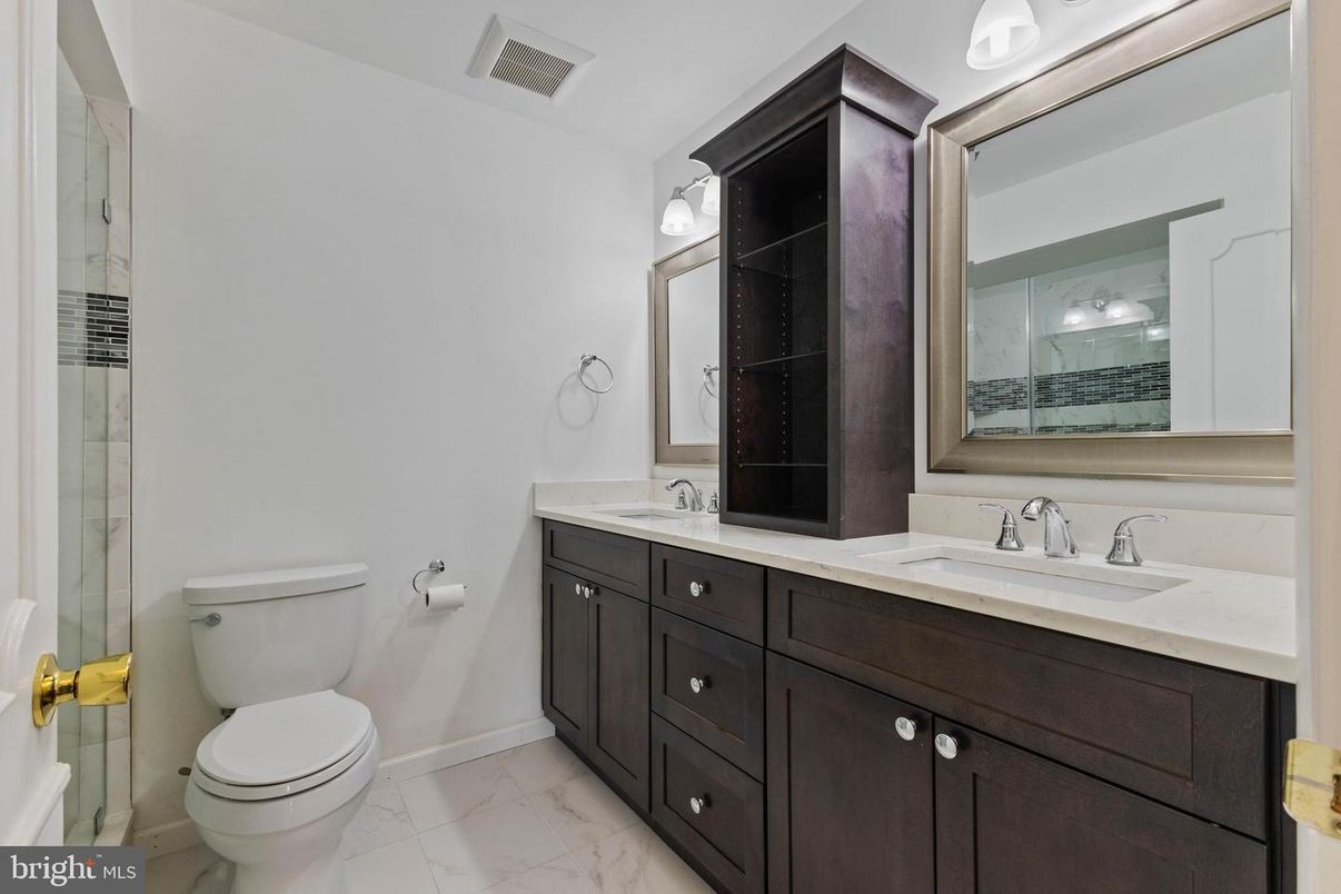 Bathroom, Dual Sink Vanities, Interior, Marble