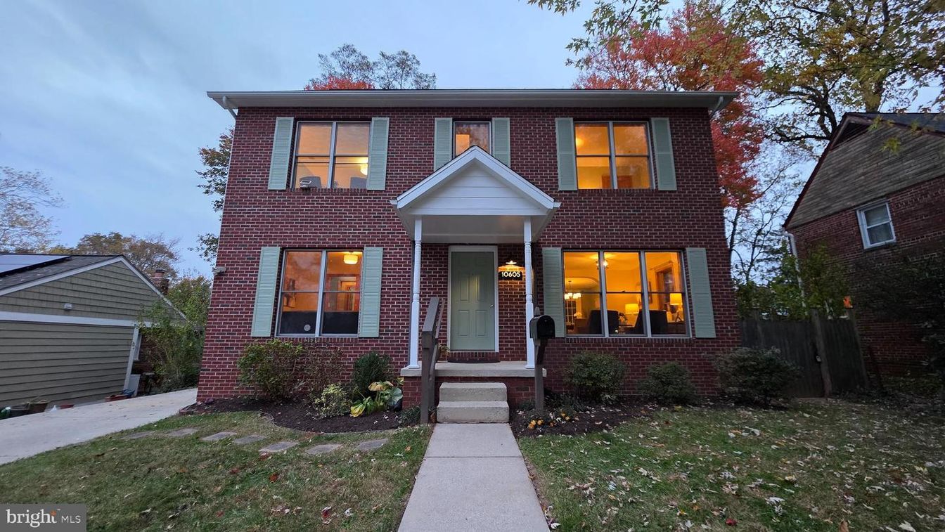 Exterior, Facade, Brick Facade, Georgian