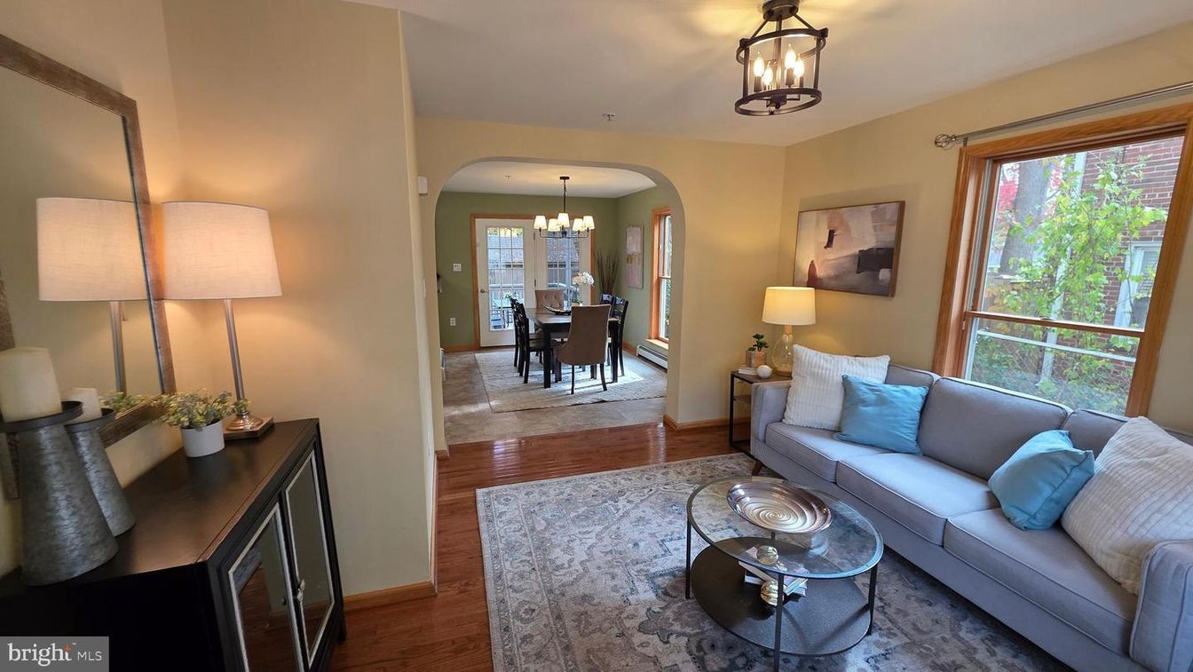 Chandelier, Dining room, Interior, Living room, Wood Texture Flooring