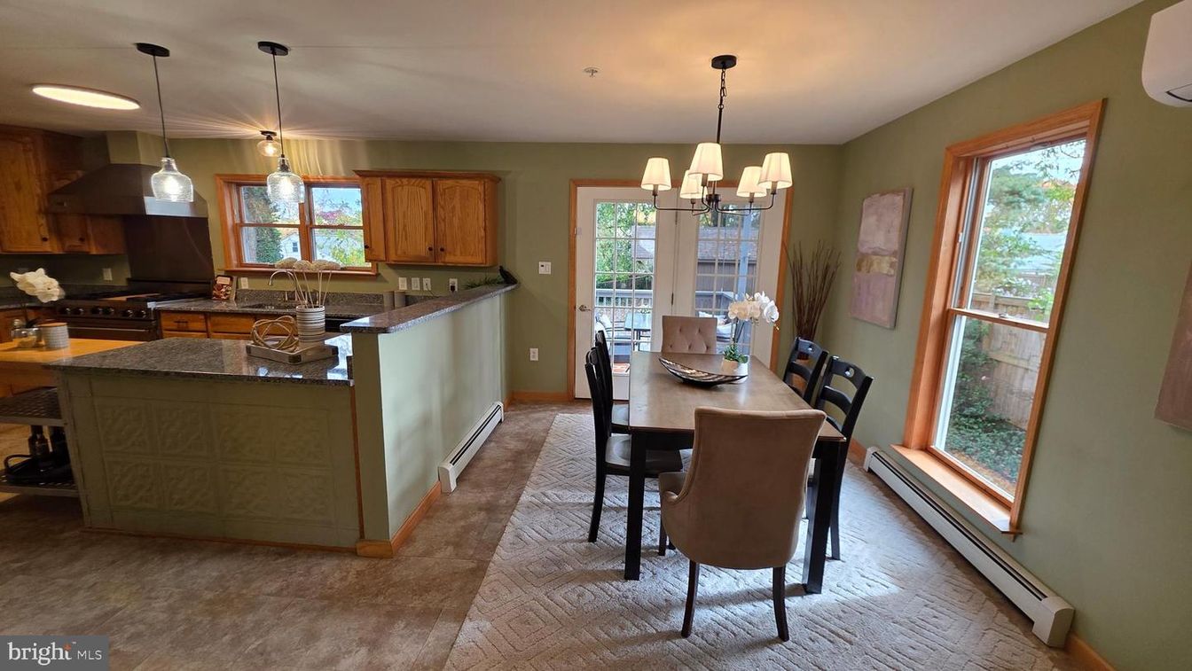 Chandelier, Dining room, Interior, Kitchen, Pendant Lights