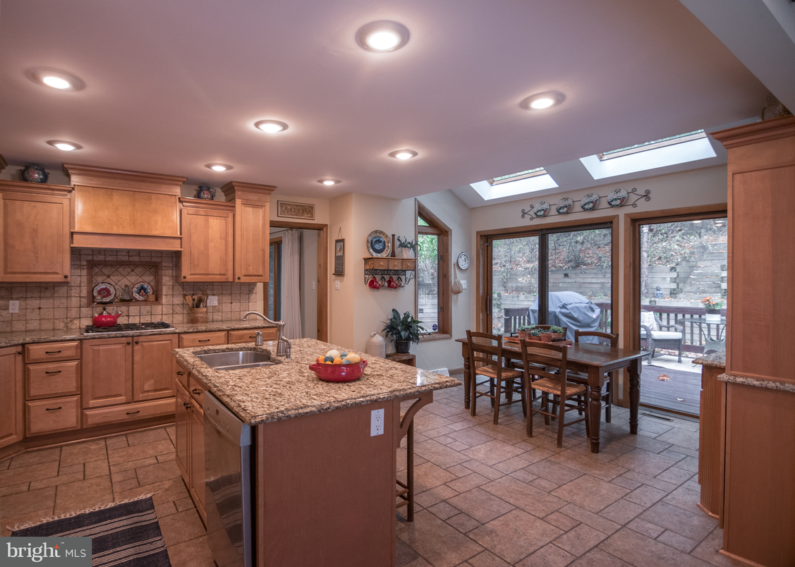 Dining room, Interior, Kitchen, Recessed Lighting