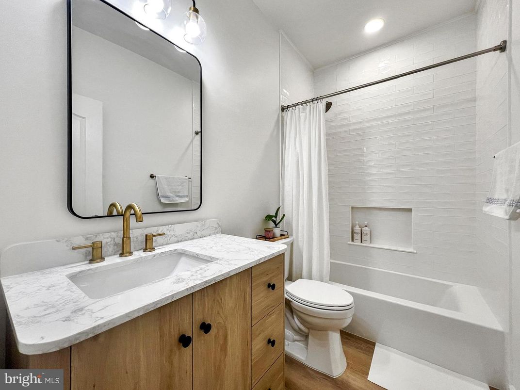 Bathroom, Interior, Recessed Lighting, Wood Texture Flooring