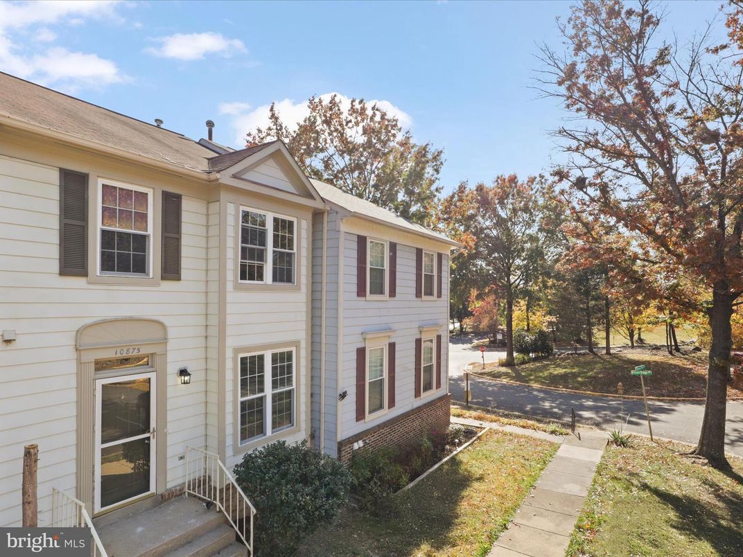 Exterior, Facade, Georgian