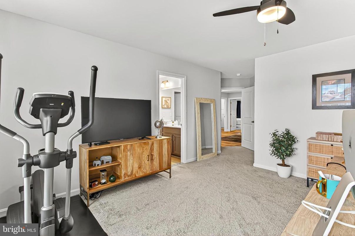 Fitness Equipment, Interior, Recessed Lighting