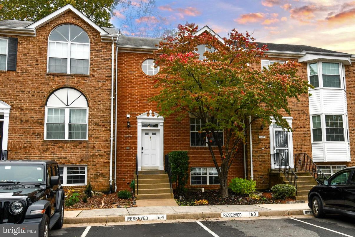 Exterior, Facade, Brick Facade, Rowhouse