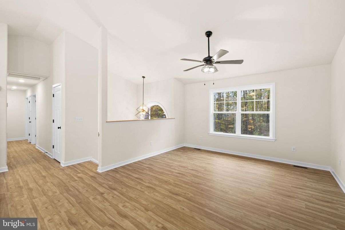 Empty room, Interior, Pendant Lights, Wood Texture Flooring