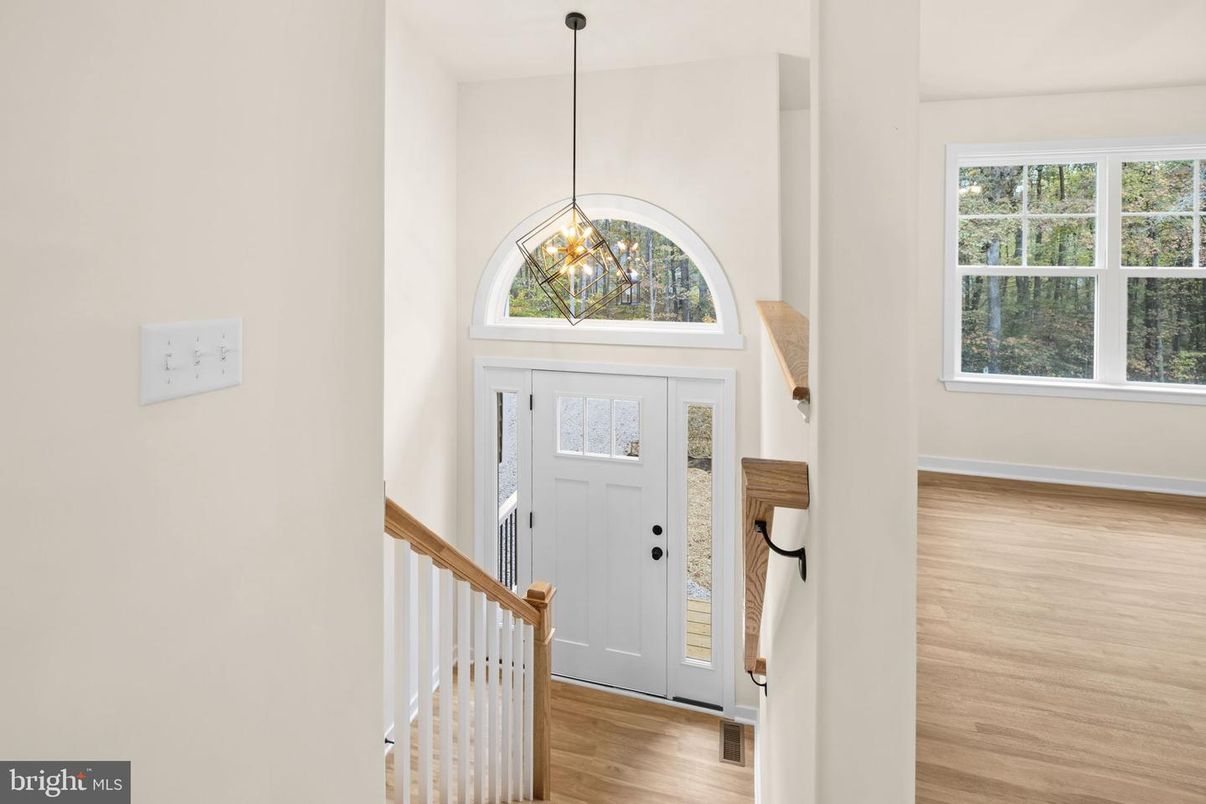 Interior, Pendant Lights, Wood Texture Flooring